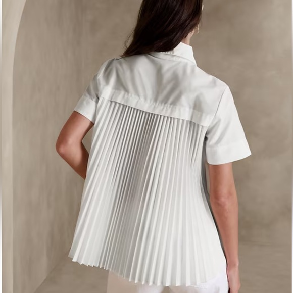 Banana Republic Factory Tops - BANANA REPUBLIC pleat-back high-low hem shirt